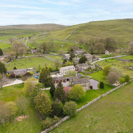 Central Malham Wellbeing Escape With Hot Tub Sleeps 8 Eksteriør billede