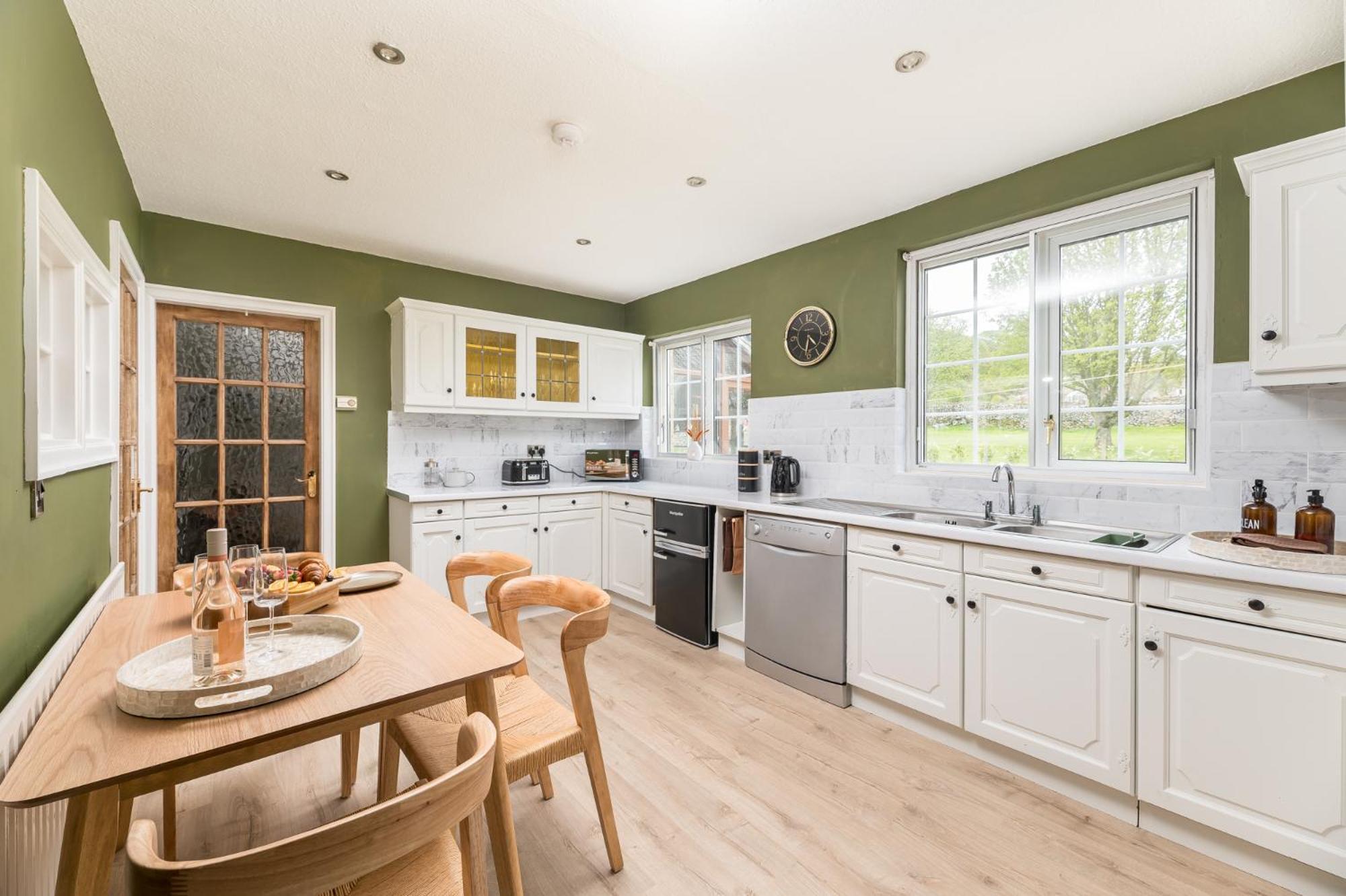 Central Malham Wellbeing Escape With Hot Tub Sleeps 8 Eksteriør billede