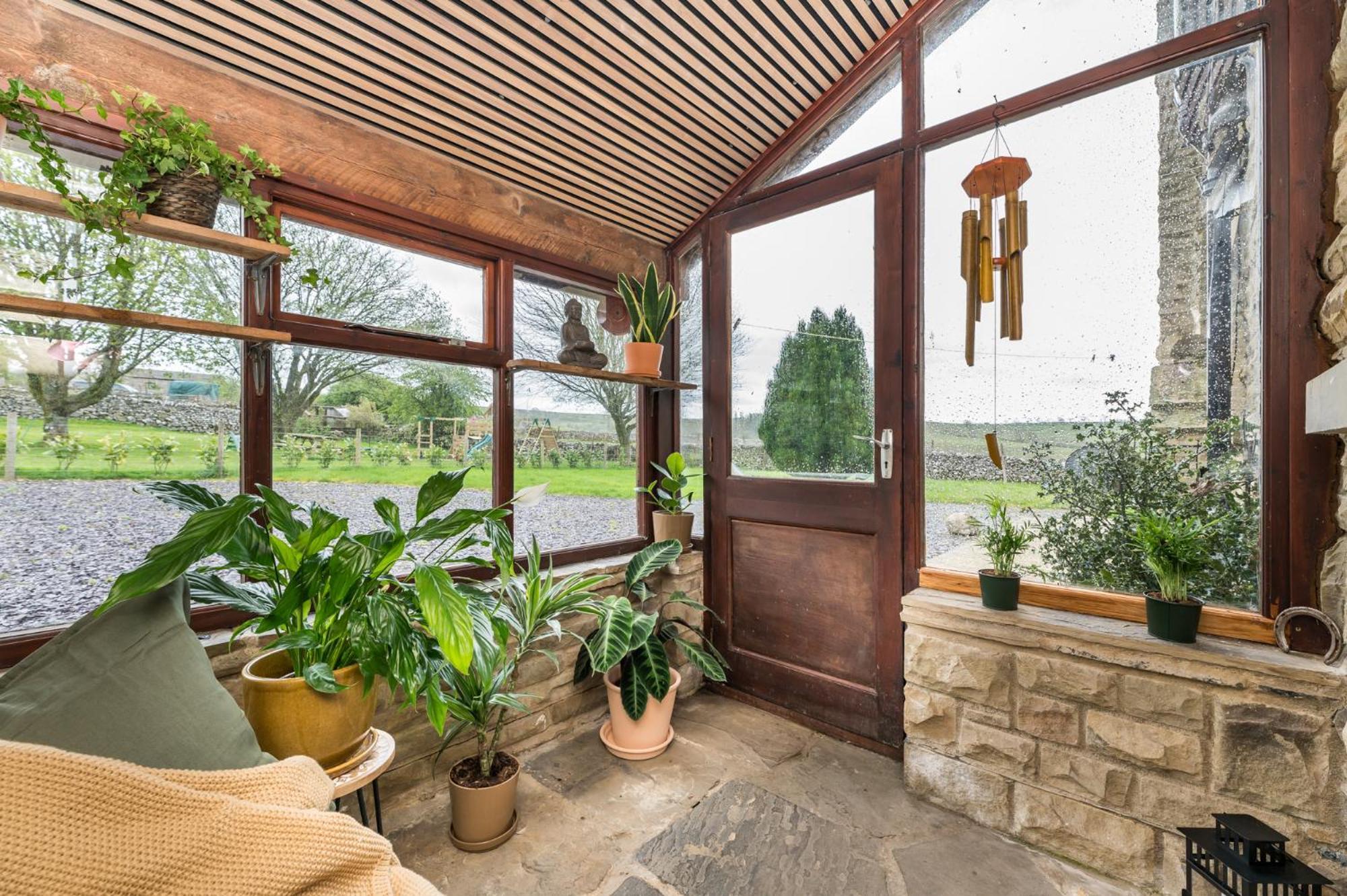 Central Malham Wellbeing Escape With Hot Tub Sleeps 8 Eksteriør billede
